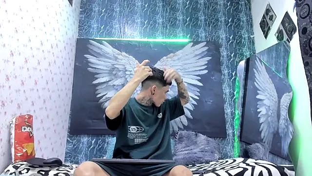 exotic hot couple online show from 13, 4, 2026