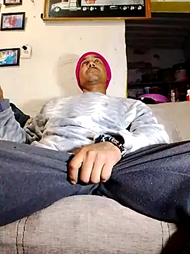 Snapshot of NewBe9D9 chatting on 17, 11, 2025 NewBe9D9 online show from 17, 11, 2025