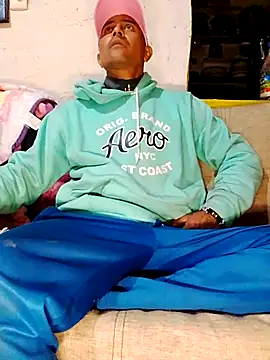 Snapshot of NewBe9D9 chatting on 26, 11, 2025 NewBe9D9 online show from 26, 11, 2025