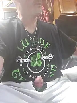 Snapshot of tileguyyy chatting on 18, 9, 2025 tileguyyy online show from 18, 9, 2025