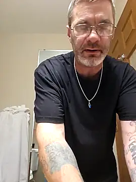 Snapshot of tileguyyy chatting on 30, 11, 2025 tileguyyy online show from 30, 11, 2025