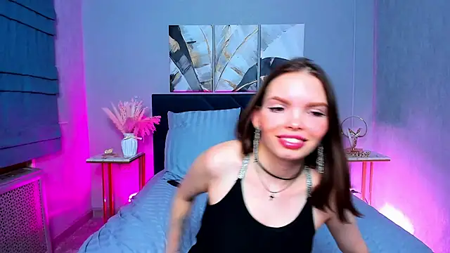 Curvy Dynamite  online show from 26, 2, 2025