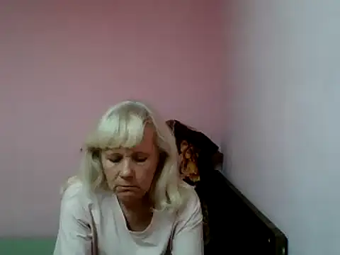 sakura blonde online show from 5, 3, 2025