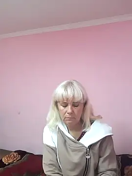 sakura blonde online show from 28, 9, 2025