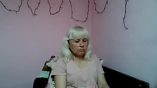 sakura blonde online show from 4, 4, 2026