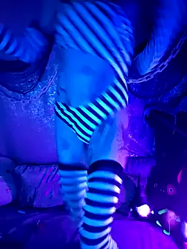 Snapshot of MommyMisfit chatting on 16, 10, 2025 MommyMisfit online show from 16, 10, 2025