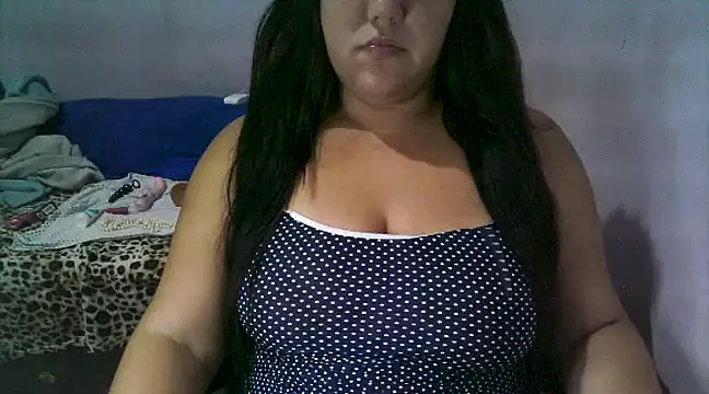 Paolaa hoot online show from 31, 12, 2024