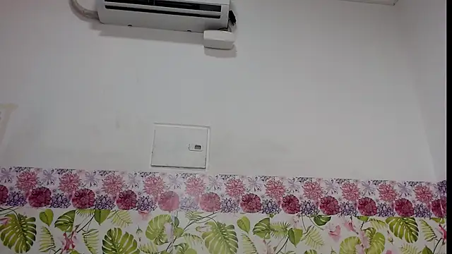 sweetfantacies18 online show from 28, 1, 2025