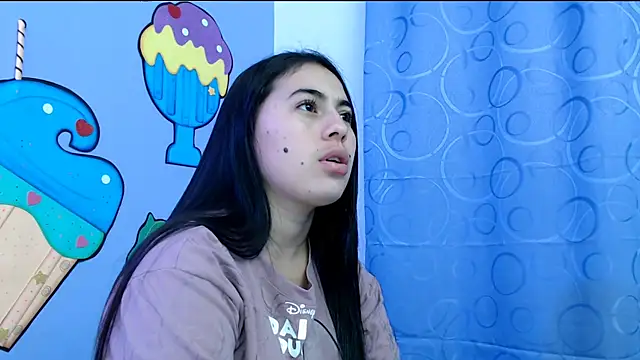 sweetfantacies18 online show from 10, 3, 2025