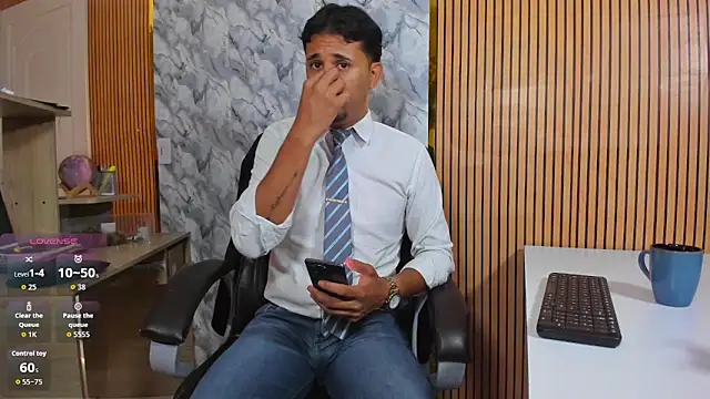 Hideintheoffice online show from 29, 3, 2026