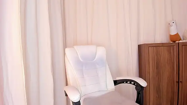 Snapshot of Maddy_bennet chatting on 17, 1, 2025 Maddy bennet online show from 17, 1, 2025