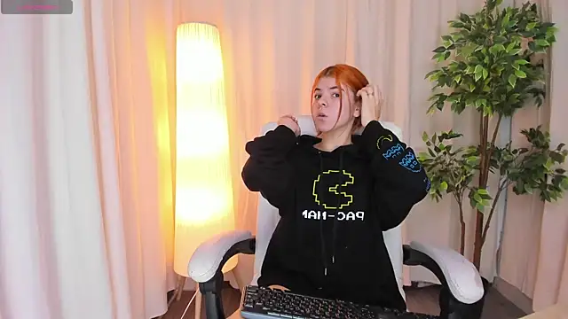 Snapshot of Maddy_bennet chatting on 27, 2, 2025 Maddy bennet online show from 27, 2, 2025