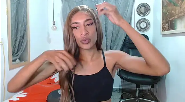 Snapshot of Dannacamilsaenz chatting on 22, 1, 2025 Dannacamilsaenz online show from 22, 1, 2025