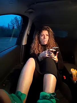 Snapshot of sansan2411 chatting on 1, 2, 2026 sansan2411 online show from 1, 2, 2026