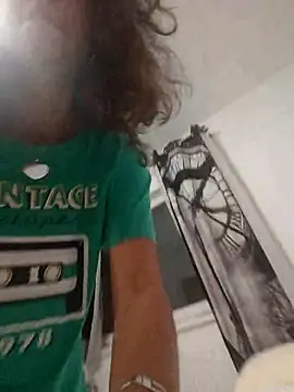 naughty69curls online show from 8, 10, 2025