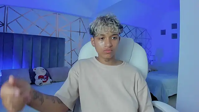 Snapshot of Dominick_jones chatting on 9, 1, 2025 Dominick jones online show from 9, 1, 2025