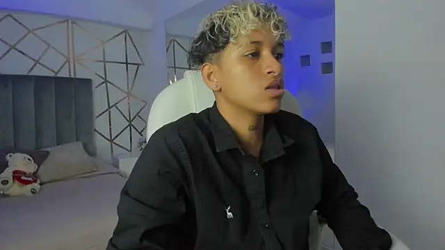 Snapshot of Dominick_jones chatting on 10, 1, 2025 Dominick jones online show from 10, 1, 2025