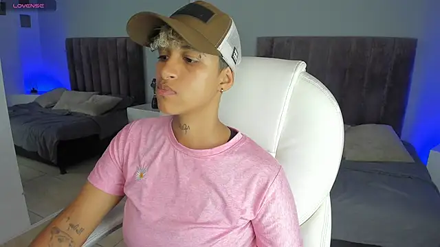 Snapshot of Dominick_jones chatting on 22, 1, 2025 Dominick jones online show from 22, 1, 2025