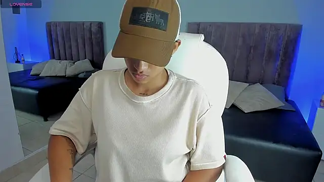 Snapshot of Dominick_jones chatting on 25, 1, 2025 Dominick jones online show from 25, 1, 2025