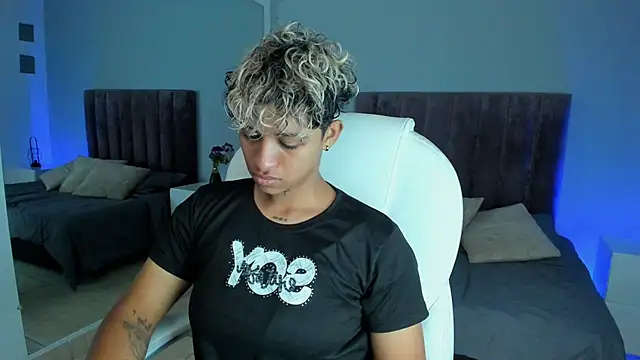 Snapshot of Dominick_jones chatting on 26, 1, 2025 Dominick jones online show from 26, 1, 2025