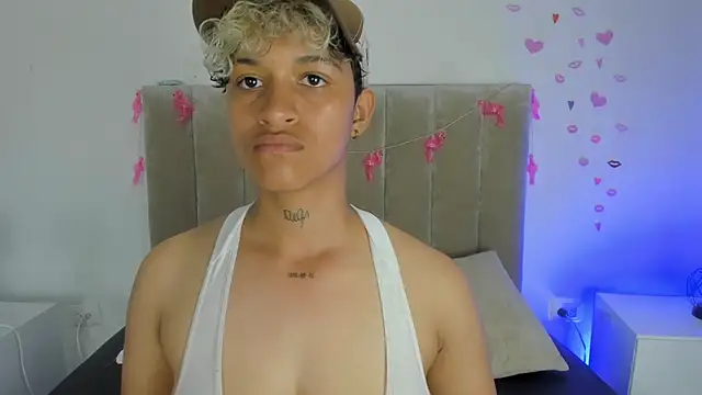 Snapshot of Dominick_jones chatting on 2, 2, 2025 Dominick jones online show from 2, 2, 2025