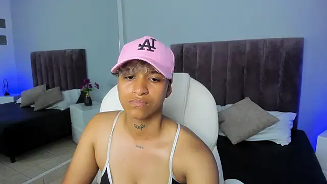 Snapshot of Dominick_jones chatting on 7, 2, 2025 Dominick jones online show from 7, 2, 2025