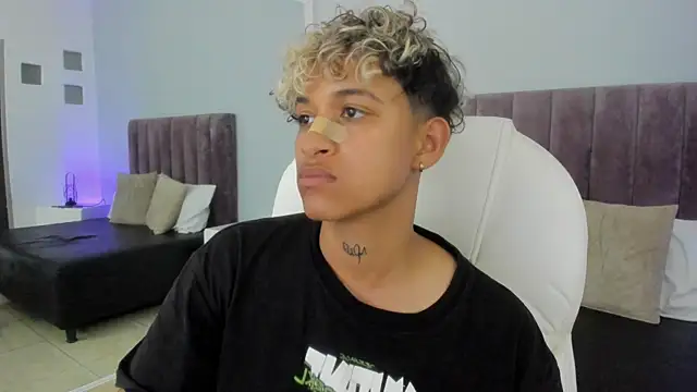 Snapshot of Dominick_jones chatting on 12, 2, 2025 Dominick jones online show from 12, 2, 2025