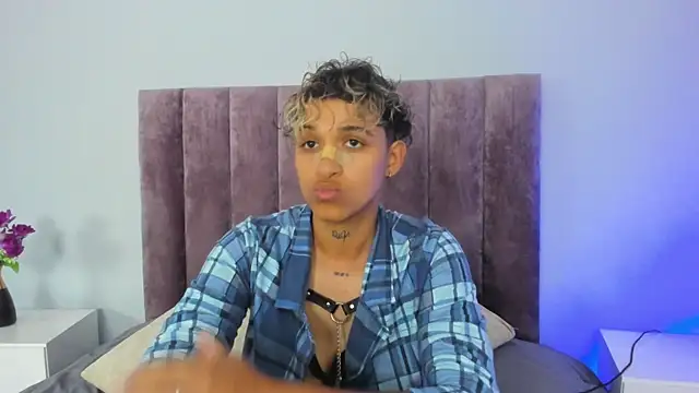 Snapshot of Dominick_jones chatting on 13, 2, 2025 Dominick jones online show from 13, 2, 2025