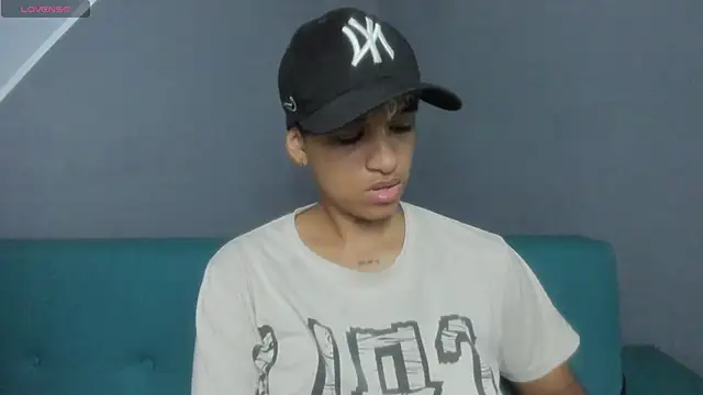 Snapshot of Dominick_jones chatting on 5, 3, 2025 Dominick jones online show from 5, 3, 2025