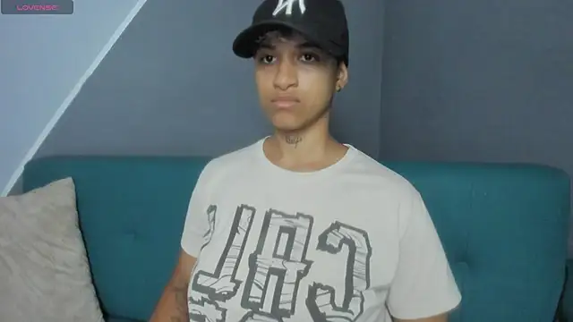 Snapshot of Dominick_jones chatting on 5, 3, 2025 Dominick jones online show from 5, 3, 2025