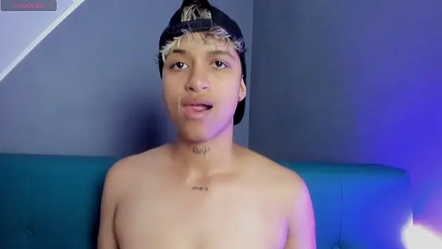 Snapshot of Dominick_jones chatting on 7, 3, 2025 Dominick jones online show from 7, 3, 2025