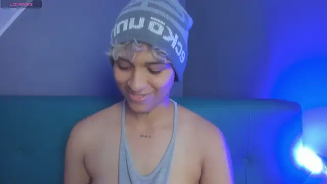 Snapshot of Dominick_jones chatting on 9, 3, 2025 Dominick jones online show from 9, 3, 2025