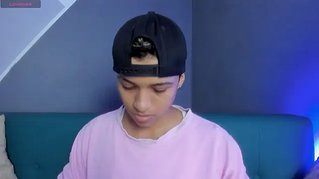 Snapshot of Dominick_jones chatting on 9, 3, 2025 Dominick jones online show from 9, 3, 2025