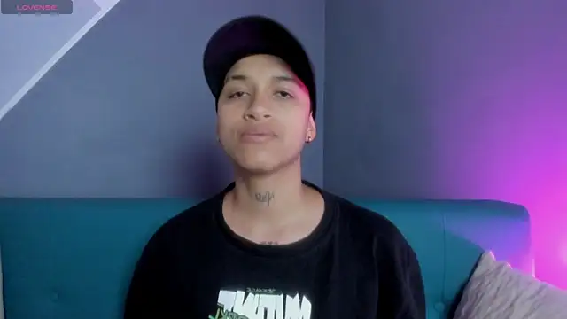 Snapshot of Dominick_jones chatting on 11, 3, 2025 Dominick jones online show from 11, 3, 2025