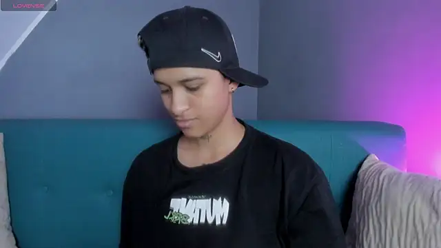 Snapshot of Dominick_jones chatting on 11, 3, 2025 Dominick jones online show from 11, 3, 2025