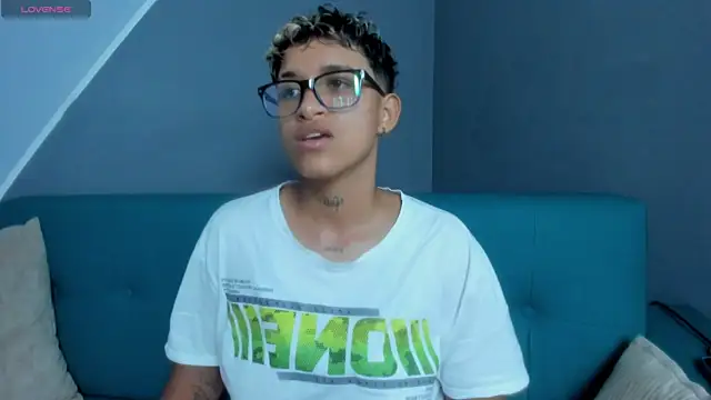 Snapshot of Dominick_jones chatting on 15, 3, 2025 Dominick jones online show from 15, 3, 2025