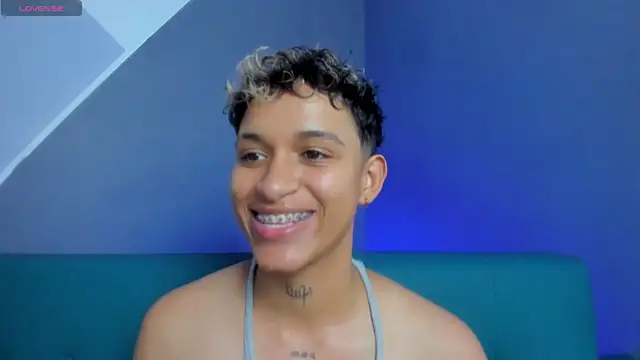 Snapshot of Dominick_jones chatting on 17, 3, 2025 Dominick jones online show from 17, 3, 2025