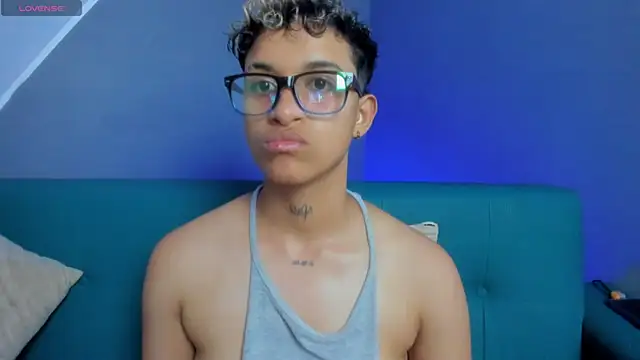 Snapshot of Dominick_jones chatting on 18, 3, 2025 Dominick jones online show from 18, 3, 2025