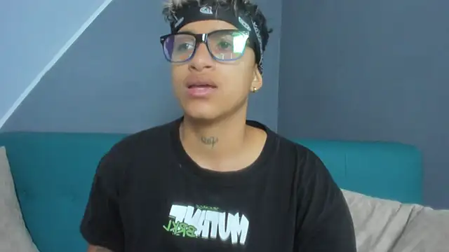 Snapshot of Dominick_jones chatting on 18, 3, 2025 Dominick jones online show from 18, 3, 2025