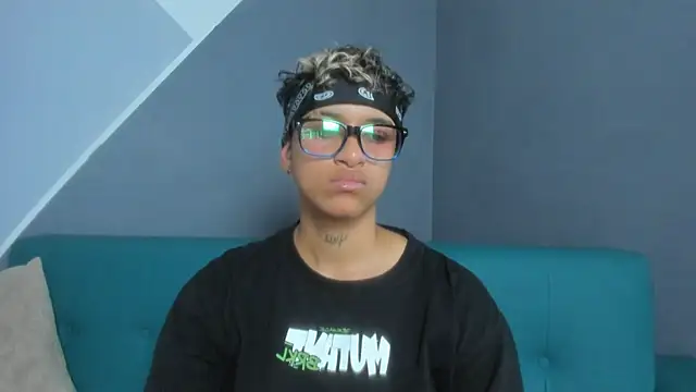 Snapshot of Dominick_jones chatting on 18, 3, 2025 Dominick jones online show from 18, 3, 2025