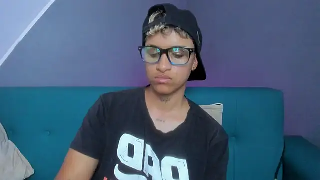 Snapshot of Dominick_jones chatting on 20, 3, 2025 Dominick jones online show from 20, 3, 2025