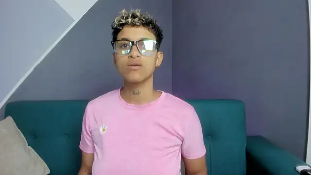 Snapshot of Dominick_jones chatting on 20, 3, 2025 Dominick jones online show from 20, 3, 2025