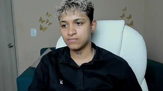 Snapshot of Dominick_jones chatting on 18, 9, 2025 Dominick jones online show from 18, 9, 2025