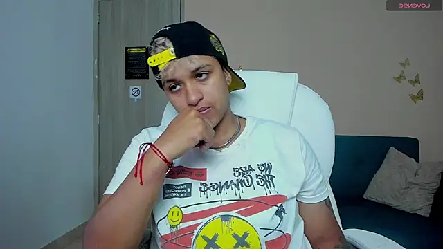 Snapshot of Dominick_jones chatting on 22, 9, 2025 Dominick jones online show from 22, 9, 2025