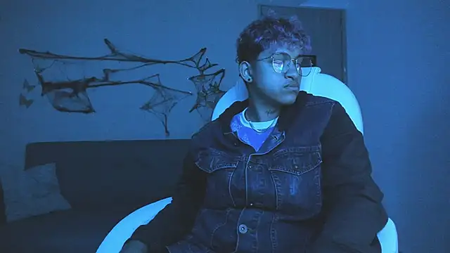 Snapshot of Dominick_jones chatting on 9, 10, 2025 Dominick jones online show from 9, 10, 2025