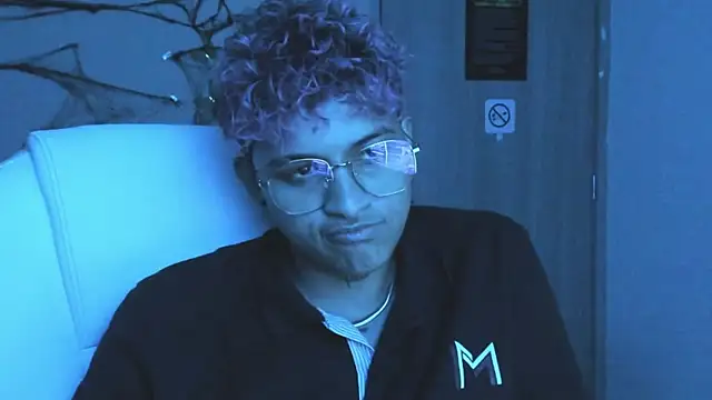 Snapshot of Dominick_jones chatting on 10, 10, 2025 Dominick jones online show from 10, 10, 2025