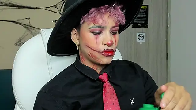 Snapshot of Dominick_jones chatting on 12, 10, 2025 Dominick jones online show from 12, 10, 2025