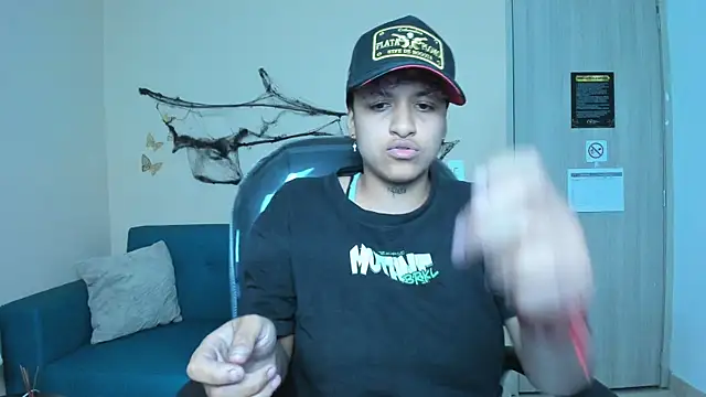 Snapshot of Dominick_jones chatting on 28, 10, 2025 Dominick jones online show from 28, 10, 2025