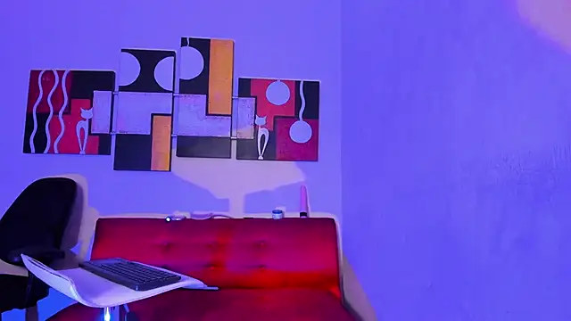 Mariana 16  online show from 26, 2, 2025