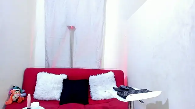 Mariana 16  online show from 12, 3, 2025